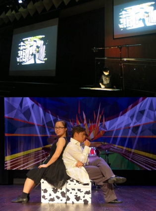 Performance Photo of South Island School ‘International Evening 2015’:　Chiu Wai Chi (Top), Christine Lau & Alan Lau (Bottom)