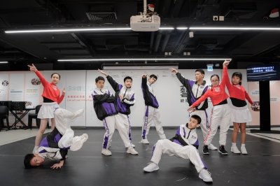 「藝無疆」榮獲香港藝術發展局頒發的「藝術教育獎 (非學校組)」：嘻哈舞蹈表演